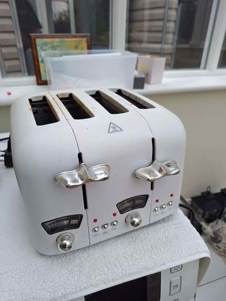 Photo of free toaster (Malvern WR14) #1