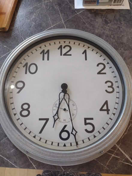 Photo of free Wall clock (New Milton BH25) #1