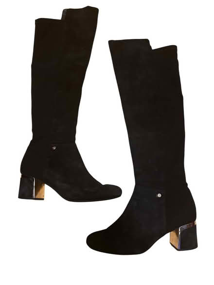 Photo of free DKNY Woman’s Boots (Brooklyn Storage) #1