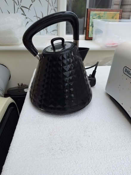 Photo of free electric kettle (Malvern WR14) #1