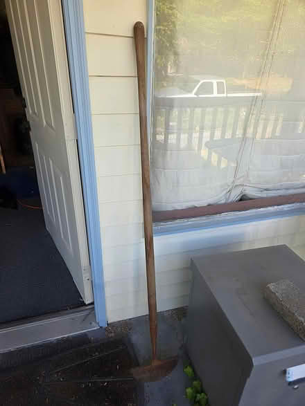 Photo of free Edger (Central District/Madrona) #1