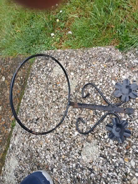 Photo of free 7 inch plant pot holder metal (PO7 Purbrook) #2
