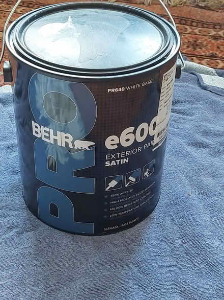 Photo of free full unopened gallon Behr ext satin (63119 Webster near Blackburn) #1