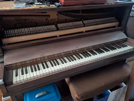 Photo of free Studio Upright Piano & Bench (Pawtucketville / Lowell) #4