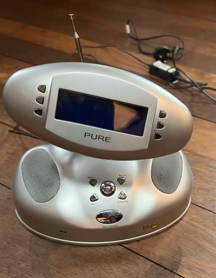 Photo of free Pure digital radio ‘Bug too’ (Wapping E1W) #1