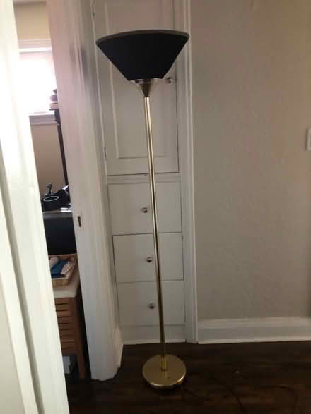 Photo of free floor lamp (North York) #1