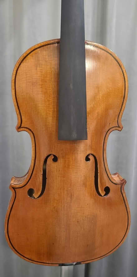Photo of violin (Washington DC) #2