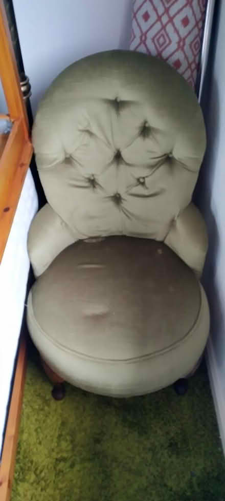 Photo of free Antique chair (Wollaton NG8) #1