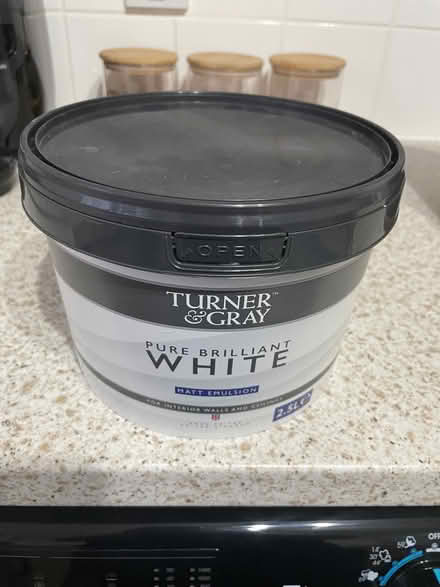 Photo of free New Matt white paint (Thringstone LE67) #1