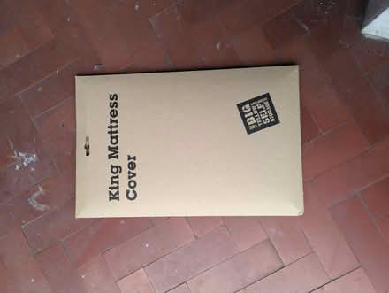 Photo of free King sized mattress cover (Brunswick BN3) #1