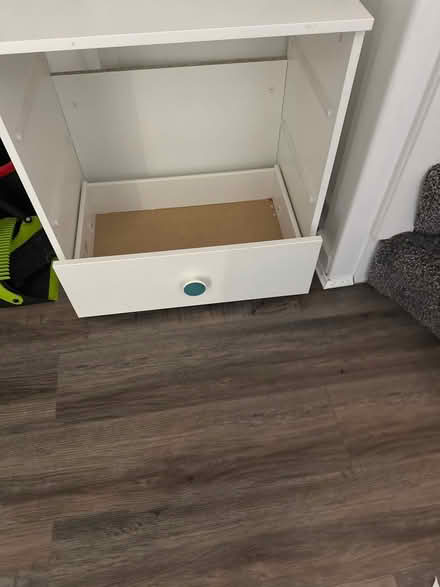 Photo of free Small set of draws (Ne263eb) #1