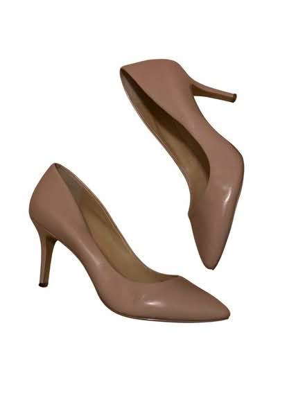 Photo of free International Concept Woman’s Shoes (Brooklyn Storage) #1
