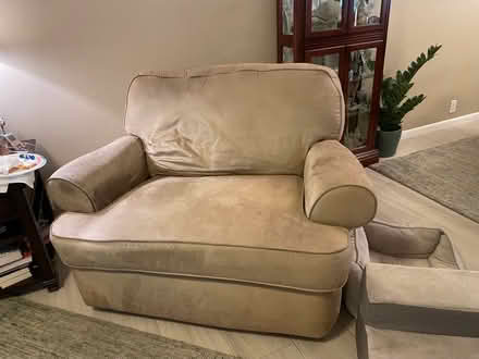 Photo of free recliner couch and recliner chair (Palm Harbor) #1