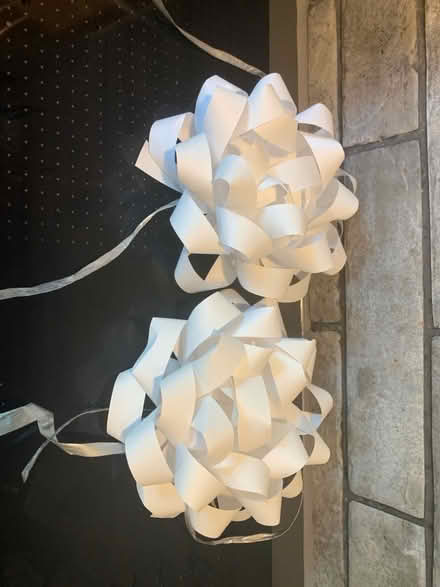 Photo of free Large paper bows. (Tilehurst RG30) #1