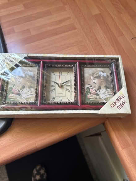 Photo of free Clock with 2 photo frames (Arbourthorne S2) #1