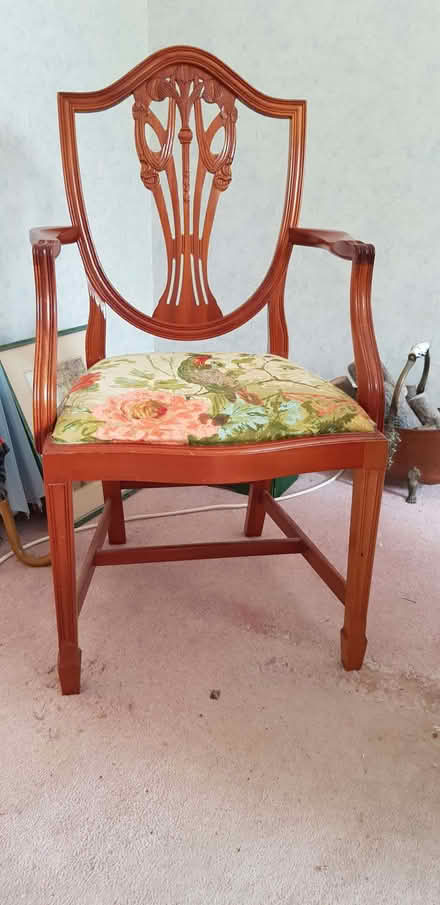 Photo of free Set of 6 Hepplewhite-Style Dining Chairs – Includes 2 Carver (Totteridge HW HP13) #3