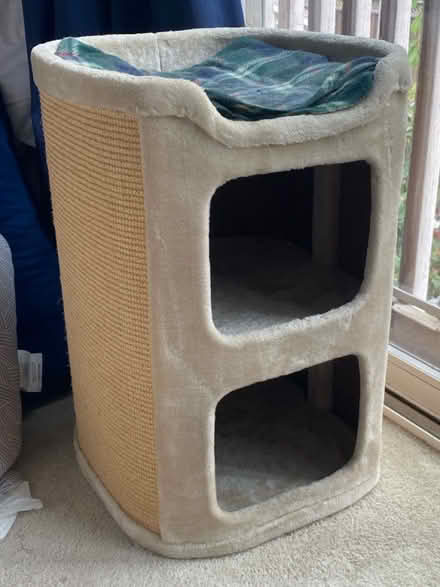 Photo of free Cat tower bed/scratching post (Santana row) #1