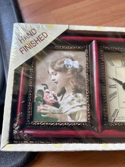 Photo of free Clock with 2 photo frames (Arbourthorne S2) #3