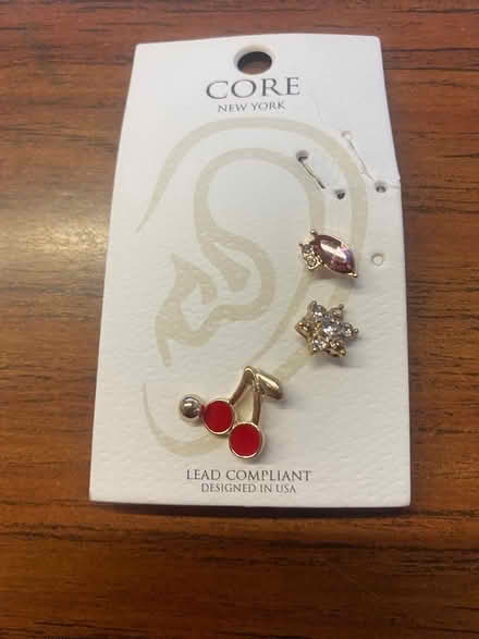 Photo of free single ear studs - mixed (midtwn) #1