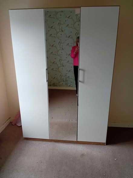 Photo of free Triple wardrobe bifolding (Foggyley Gardens DD3) #1