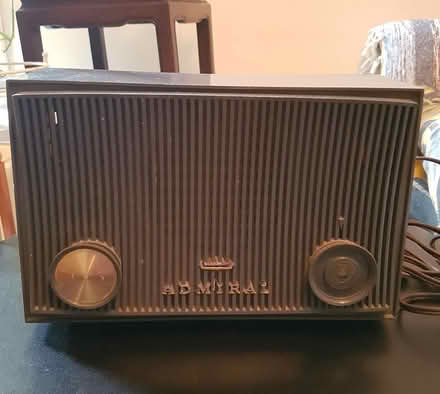 Photo of free old Admiral radio (downtown Toronto west end) #1