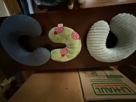 Photo of free Travel neck pillows (95070) #1