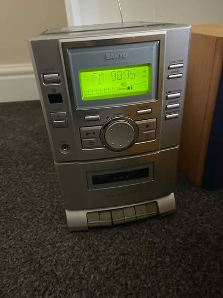 Photo of free Sanyo Stereo System (Leeds LS14) #1