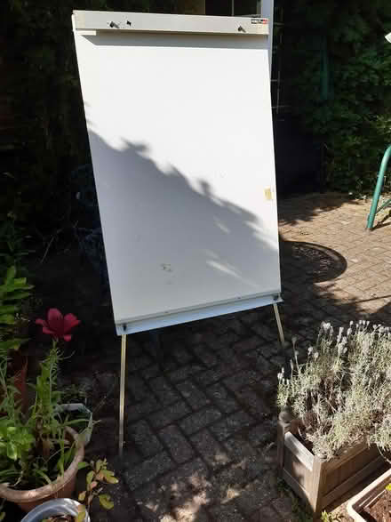 Photo of free Flip chart (Reigate RH2) #1