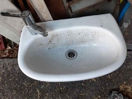 Photo of free Vanity basin (South Croydon, Greater London) #1