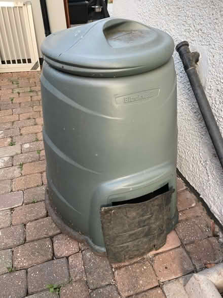 Photo of free Large compost bin (KT17 - Stoneleigh) #1