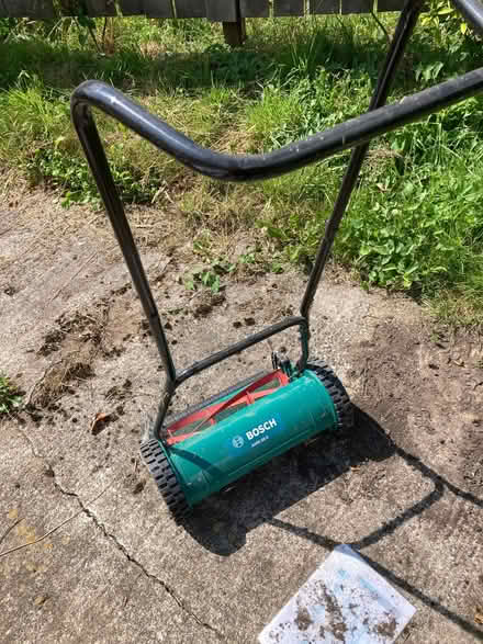 Photo of free Lawnmower - manual non electric (Tarvin, CH3) #2