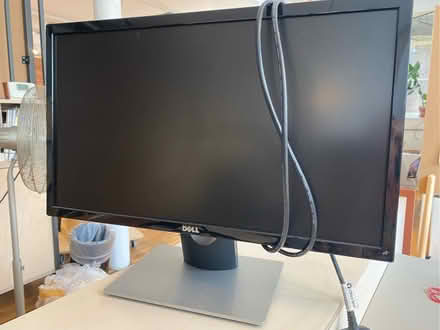 Photo of free Computer screen (Kennington SW9) #1