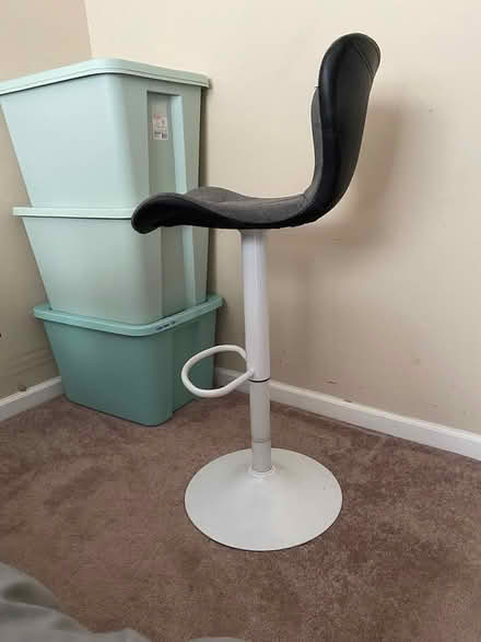 Photo of free Salon chair (Dumfries VA) #3