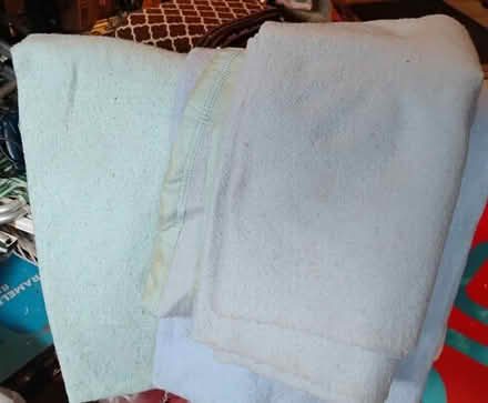 Photo of free Throw blankets, used (20876) #1