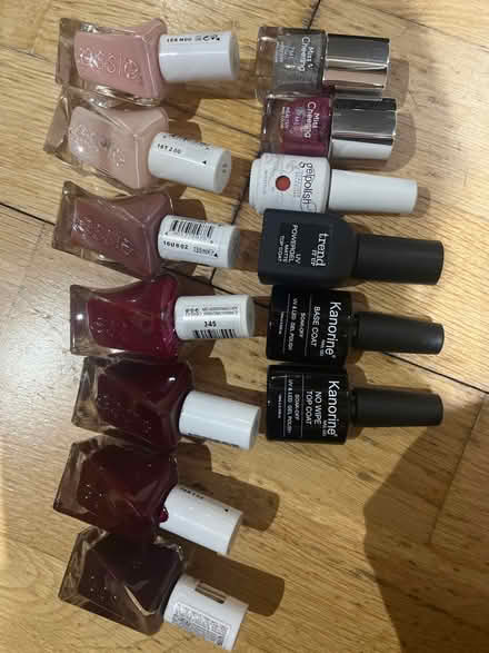 Photo of free SUN S2 PRO 268W nail lamp & polishs (E2 Bethnal Green) #2