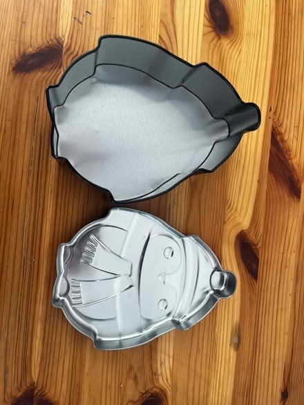 Photo of free Penguin tin (Wollaton NG9) #4