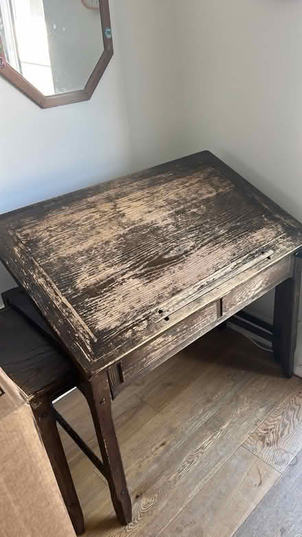 Photo of free Desk (Finsbury Park N7) #1