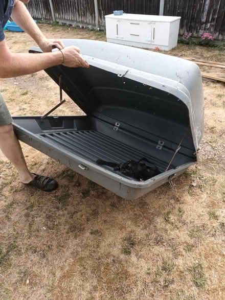 Photo of free Car roof box (GU22) #3