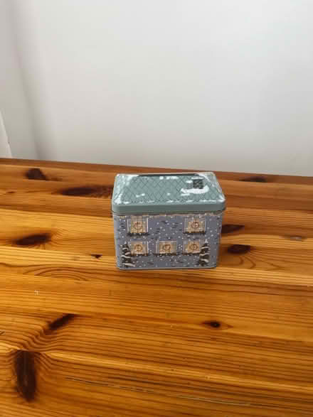 Photo of free Winter house tin (Wollaton NG9) #1