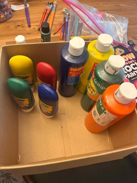 Photo of free Tempera and finger paints (Haggerty and 7 mile) #1