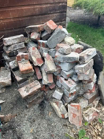 Photo of free Bricks and rubble (HG5) #1