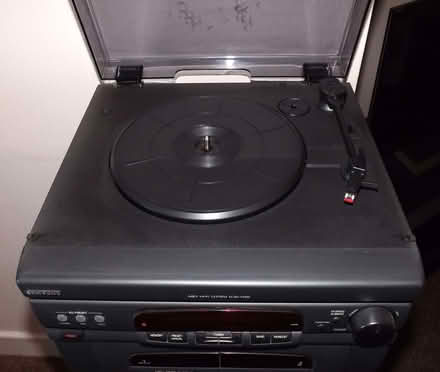 Photo of free SAMSUNG MIDI HIFI SYSTEM SCM 7450 PLUS 2 SAMSUNG SPEAKERS in (Overstrand NR27) #4
