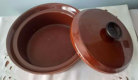Photo of free Stoneware pot (Tilley SY4) #1