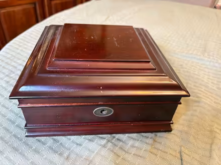 Photo of free Bombay Box (Middletown, NJ) #1