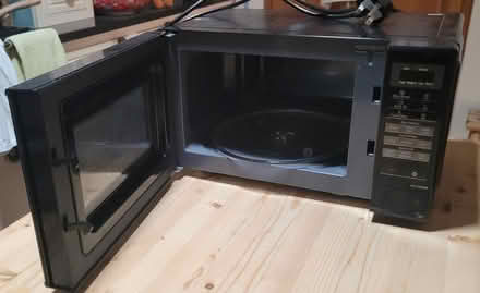 Photo of free Microwave Oven (Ellistown LE67) #2