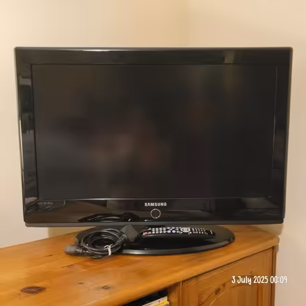 Photo of free 28" Samsung TV (B13) #1