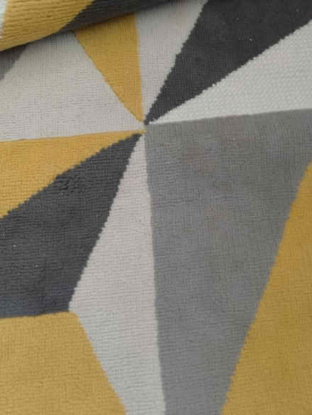 Photo of free Large rug (Princes Risborough HP27) #1