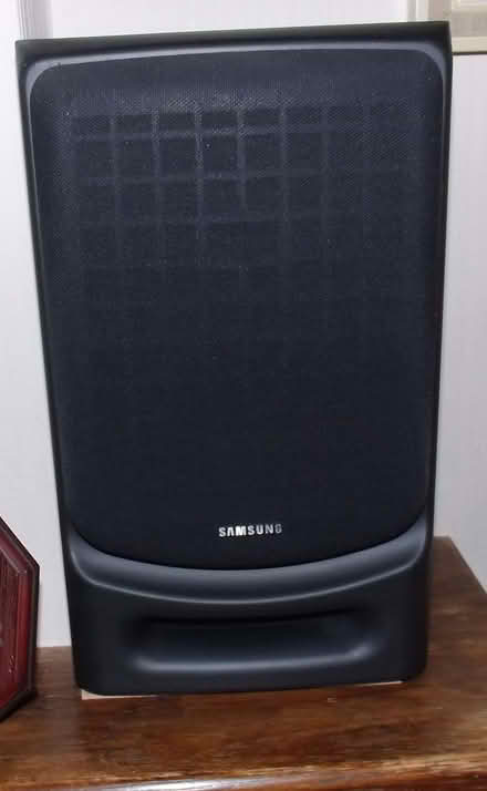 Photo of free SAMSUNG MIDI HIFI SYSTEM SCM 7450 PLUS 2 SAMSUNG SPEAKERS in (Overstrand NR27) #3