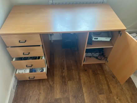 Photo of free Desk with draws (Beaconsfield HP9) #4