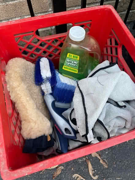 Photo of free Car wash stuff (Wilmette - Lake & Illinois) #1